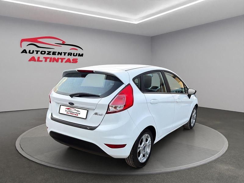 Gebraucht Ford Fiesta SYNC Edition 82 PS (60 kW) 2014 Weiß Kleinwagen