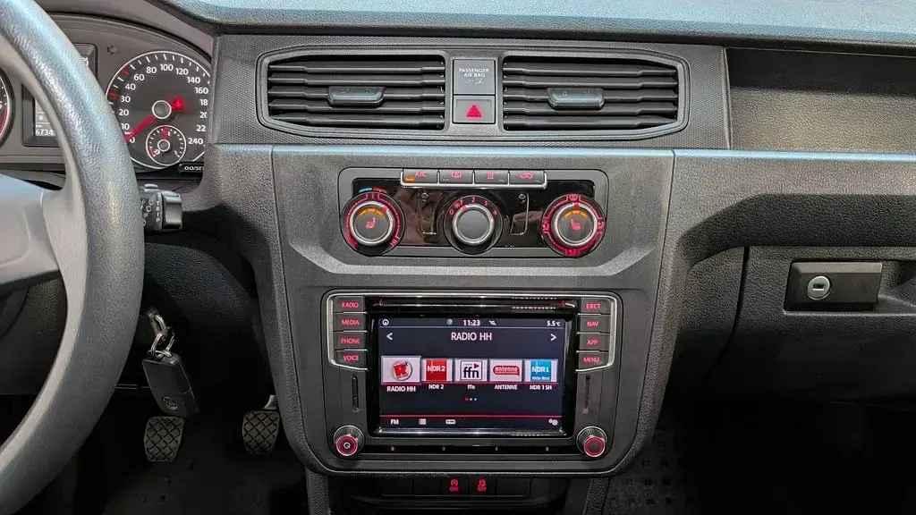 Gebraucht VW Caddy 102 PS (75 kW) 2020 Weiß Van / Kleinbus