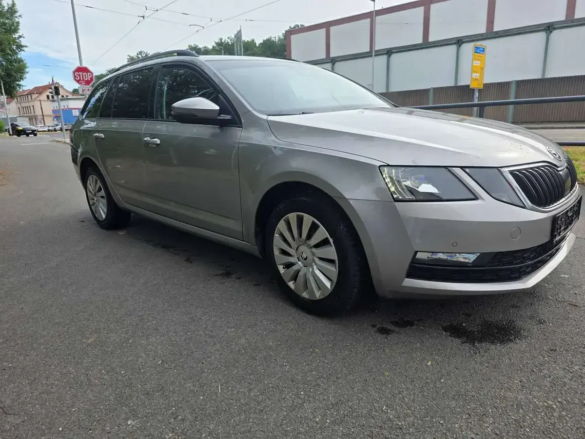 Gebraucht Skoda Octavia Clever 116 PS (85 kW) 2017 Other Kombi