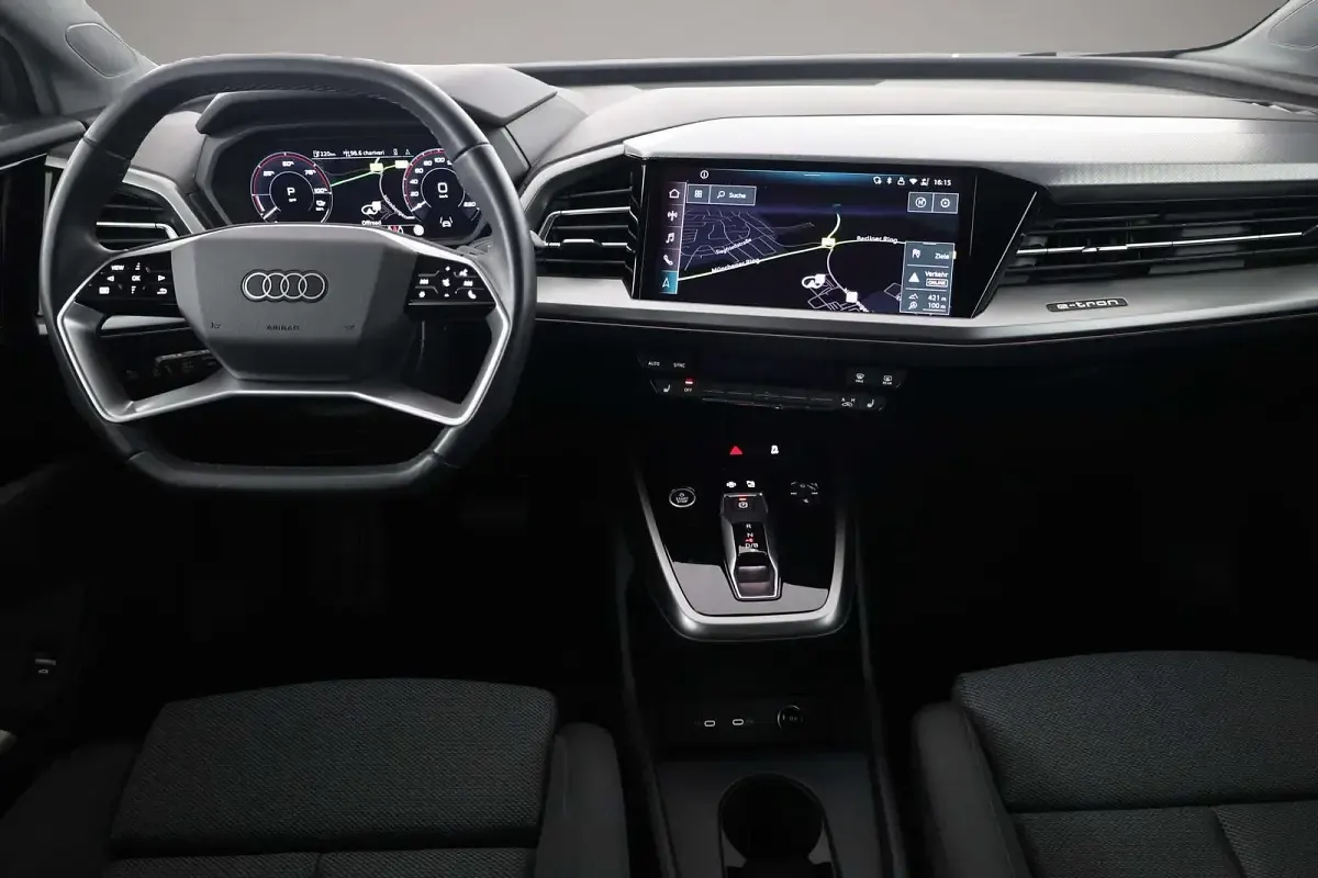 Gebraucht Audi Q4 e-tron S-Line 210 kW (286 PS) 2024 Manufacturer SUV