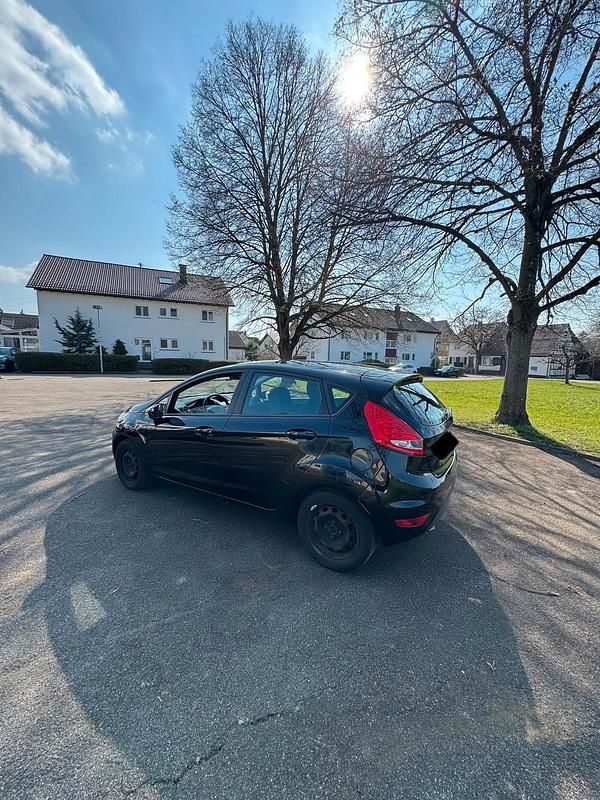 Gebraucht Ford Fiesta 60 PS (44 kW) 2010 Schwarz Kleinwagen