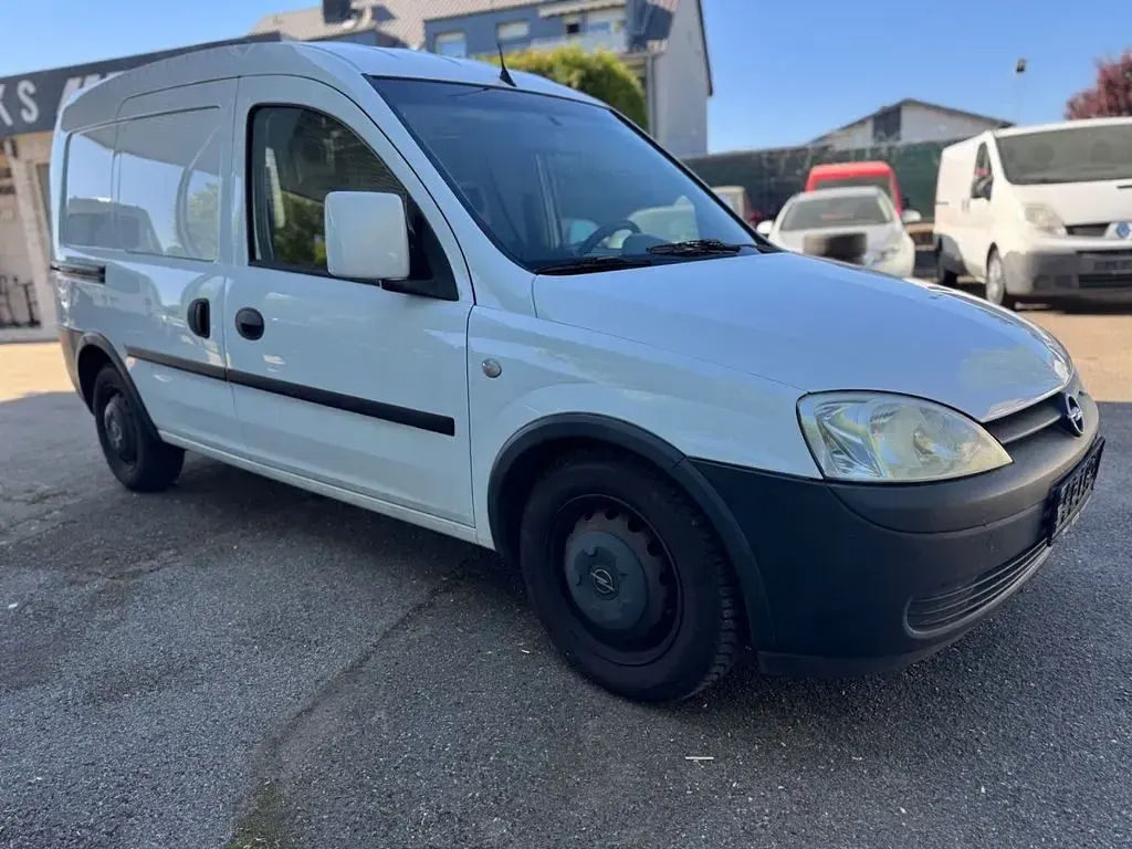 Second-hand Opel Combo 75 CP (55 kW) 2011 Alb Monovolum