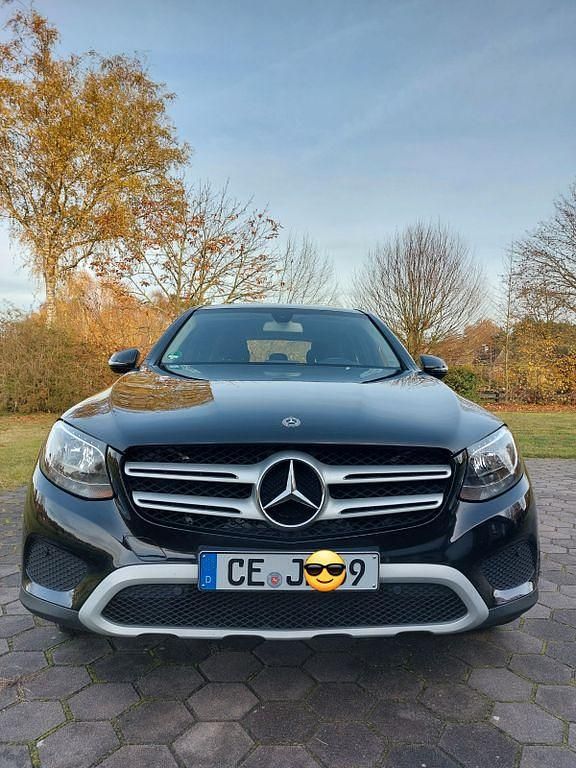 Schwarz Gebraucht 2018 Mercedes GLC220 SUV | 25.900 € (Guter Preis) - Bild 1/4