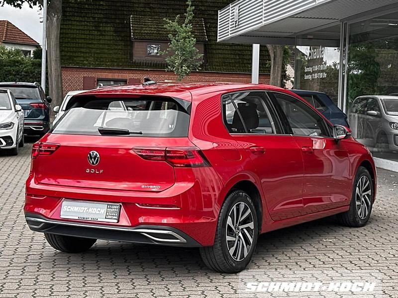 Gebraucht VW Golf VIII Style 2021 Kings red (rot)