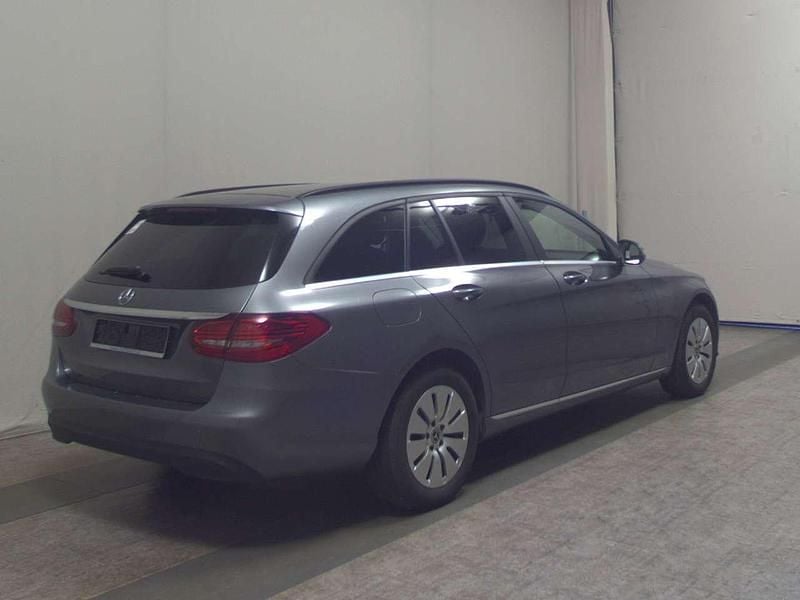 Gebraucht Mercedes C200 160 PS (117 kW) 2020 Selenitgrau metalliclack Kombi