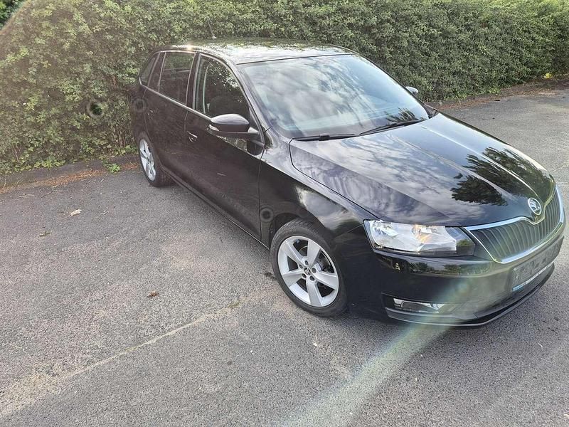 Second-hand Skoda Rapid Active 90 CP (66 kW) 2018 Negru Break