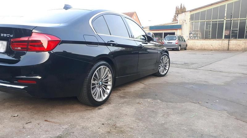 Gebraucht BMW 330 258 PS (189 kW) 2017 Schwarz Limousine