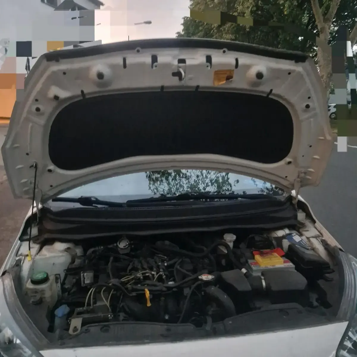 Gebraucht Hyundai i20 85 PS (62 kW) 2015 Weiß Kleinwagen