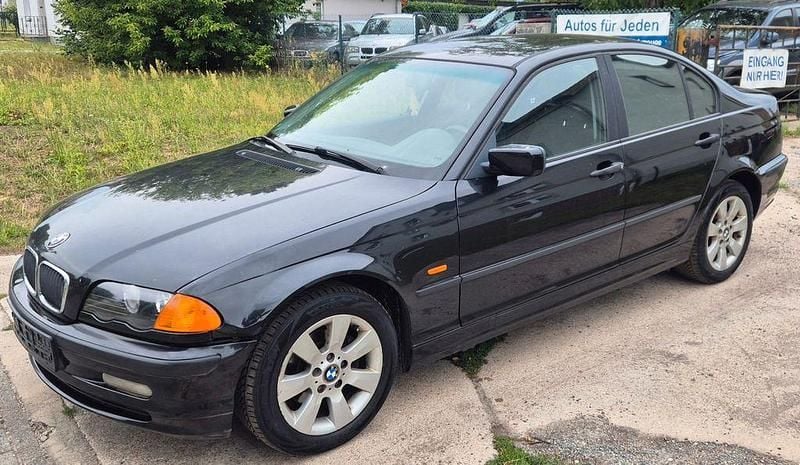 Schwarz Gebraucht 2001 BMW 318 Sport Line Limousine | 1.299 € (Superpreis) - Bild 1/4