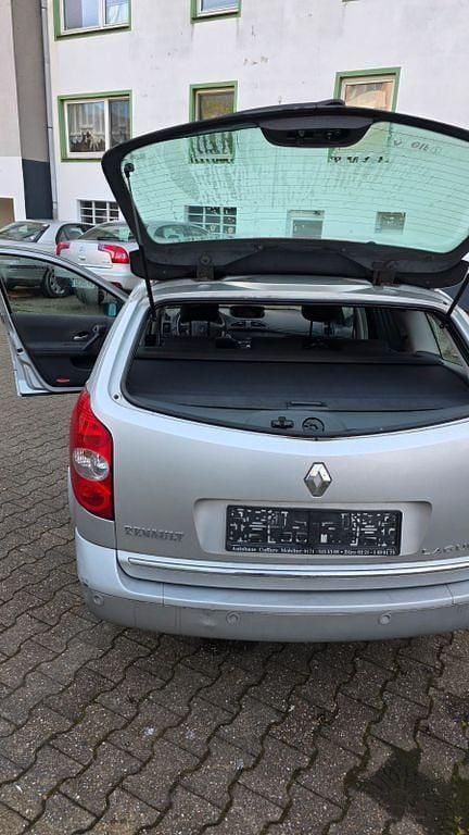 Gebraucht Renault Laguna GrandTour Initiale 170 PS (125 kW) 2005 Silber Kombi
