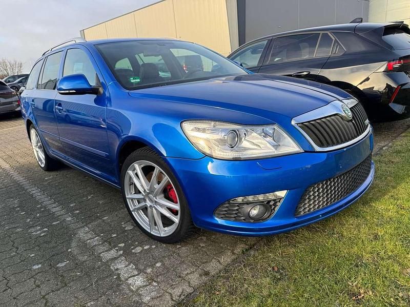 Blau Gebraucht 2011 Skoda Octavia RS Kombi | 4.800 € (Superpreis) - Bild 1/4
