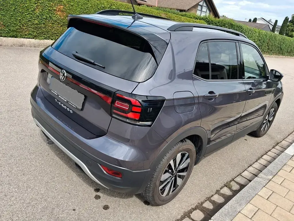 Gebraucht VW T-Cross Move 110 PS (80 kW) 2023 Grau SUV