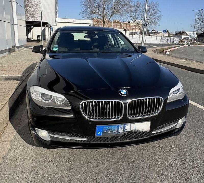 Gebraucht BMW 530 258 PS (189 kW) 2012 Schwarz Kombi