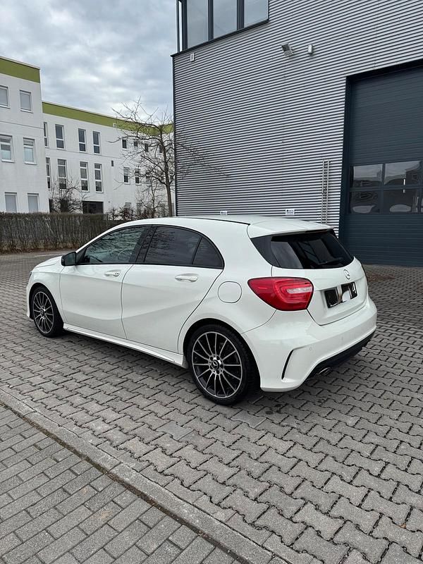 Gebraucht Mercedes A250 AMG line 211 PS (155 kW) 2014 Weiß Limousine