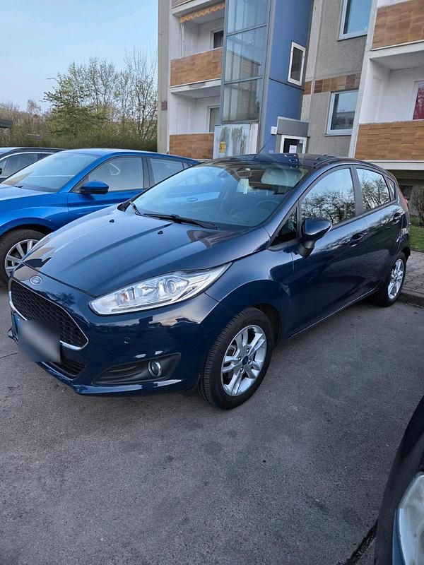 Gebraucht Ford Fiesta 100 PS (73 kW) 2017 Blau Kleinwagen