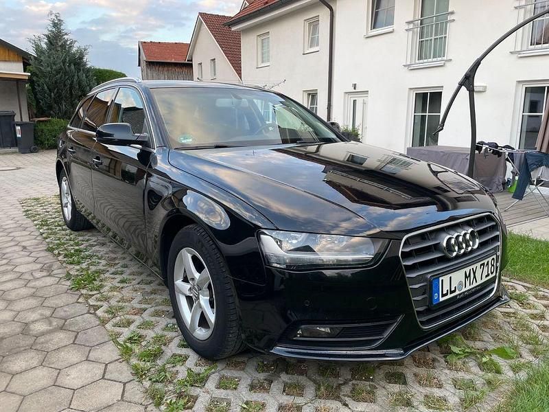 Gebraucht Audi A4 Attraction 150 PS (110 kW) 2014 Schwarz Kombi