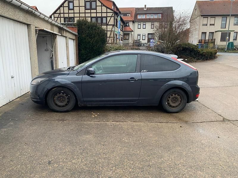Gebraucht Ford Focus 101 PS (74 kW) 2009 Andere farben Limousine