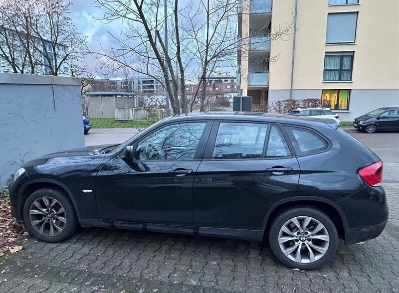 Schwarz Gebraucht 2012 BMW X1 SUV | 7.800 € (Guter Preis) - Bild 1/4
