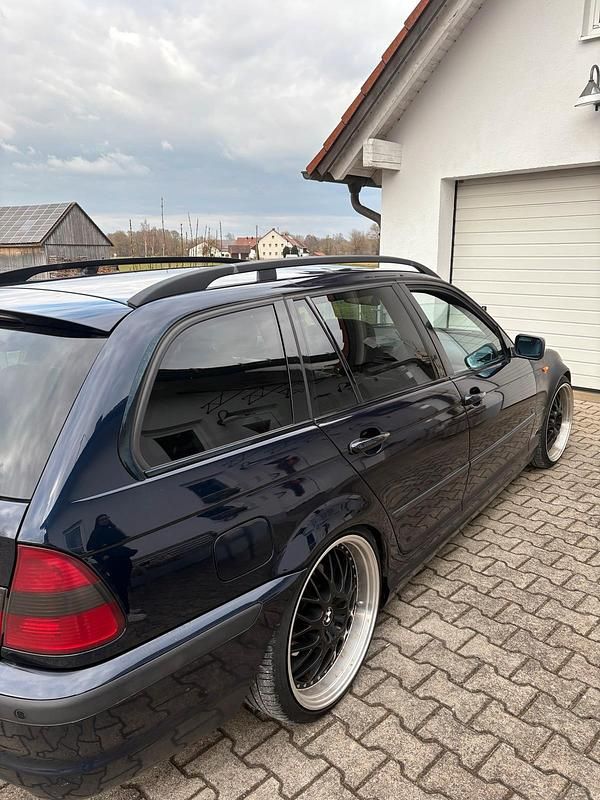 Second-hand BMW 320 Basis 150 CP (110 kW) 2002 Albastru Break