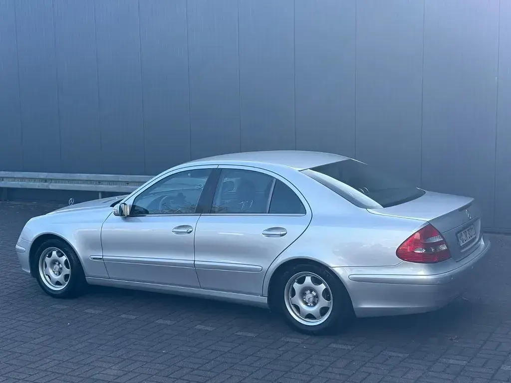 Gebraucht Mercedes E240 Classic 177 PS (130 kW) 2004 Limousine