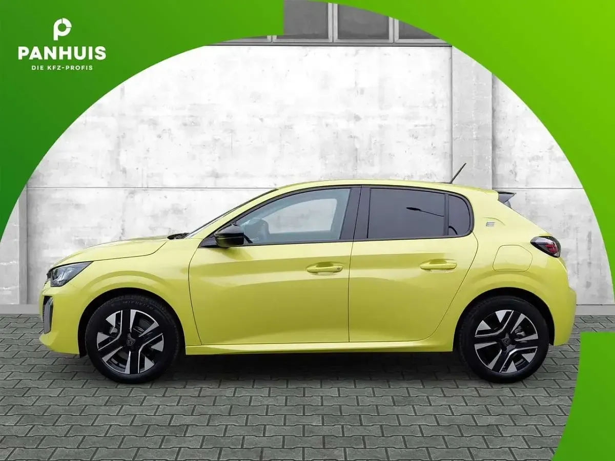 Gebraucht Peugeot e-208 Style 100 kW (136 PS) 2024 Gelb Kleinwagen
