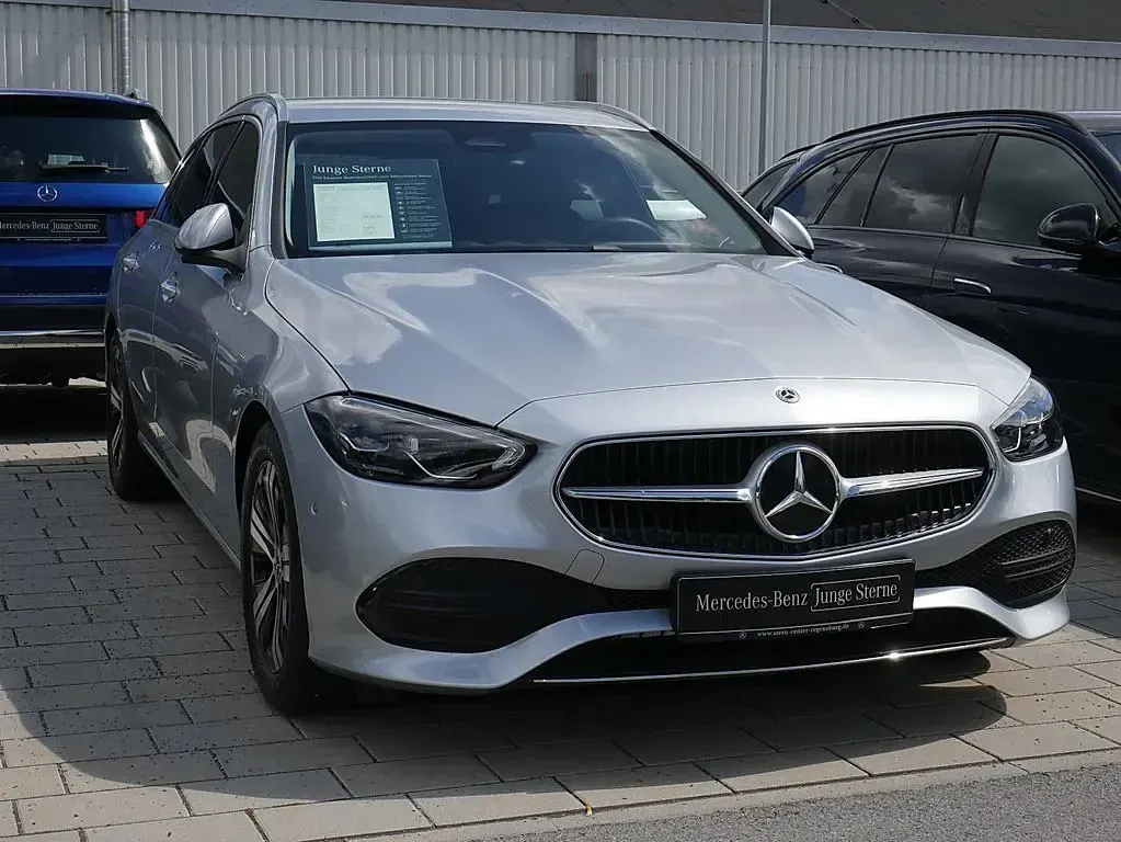 Gebraucht Mercedes C200 Avantgarde 204 PS (150 kW) 2025 Metalliclack hightechsilber Kombi