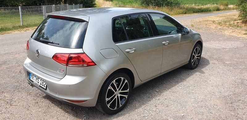 Second-hand VW Golf VII LOUNGE 150 CP (110 kW) 2015 Argintiu Berlinǎ