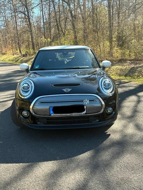 Gebraucht Mini Cooper SE 136 kW (185 PS) 2021 Schwarz Kleinwagen