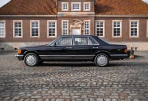 Second-hand Mercedes 500 231 CP (169 kW) 1982 Negru Berlinǎ