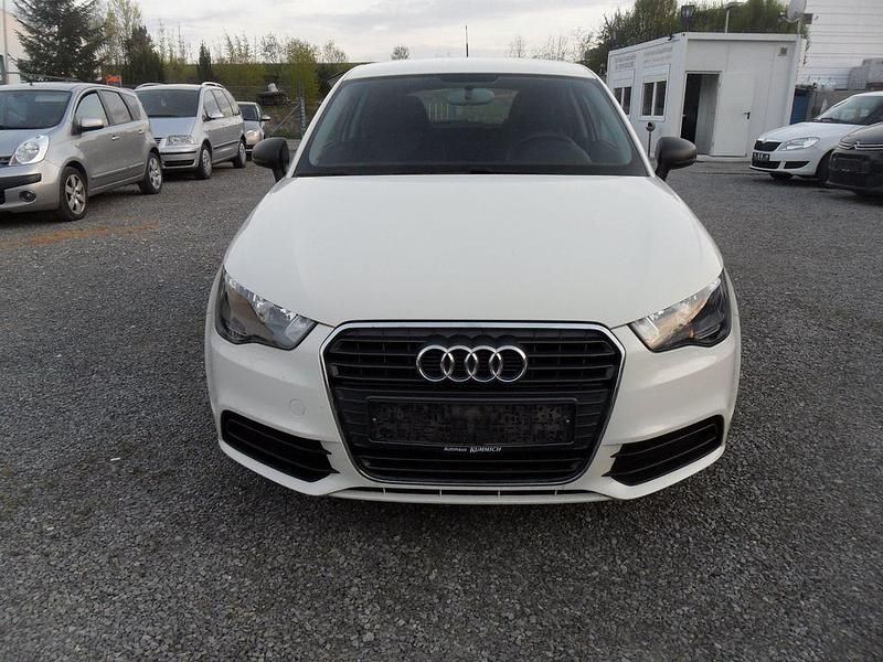 Gebraucht Audi A1 86 PS (63 kW) 2012 Weiß Kleinwagen
