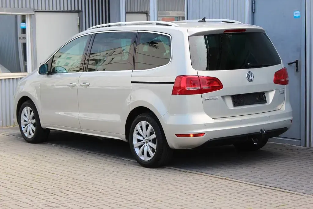 Gebraucht VW Sharan Highline 140 PS (102 kW) 2011 Gold Van / Kleinbus