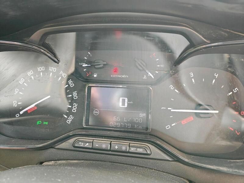 Grün Gebraucht 2018 Citroën C3 Feel Kleinwagen | 8.000 € (Superpreis) - Bild 1/4