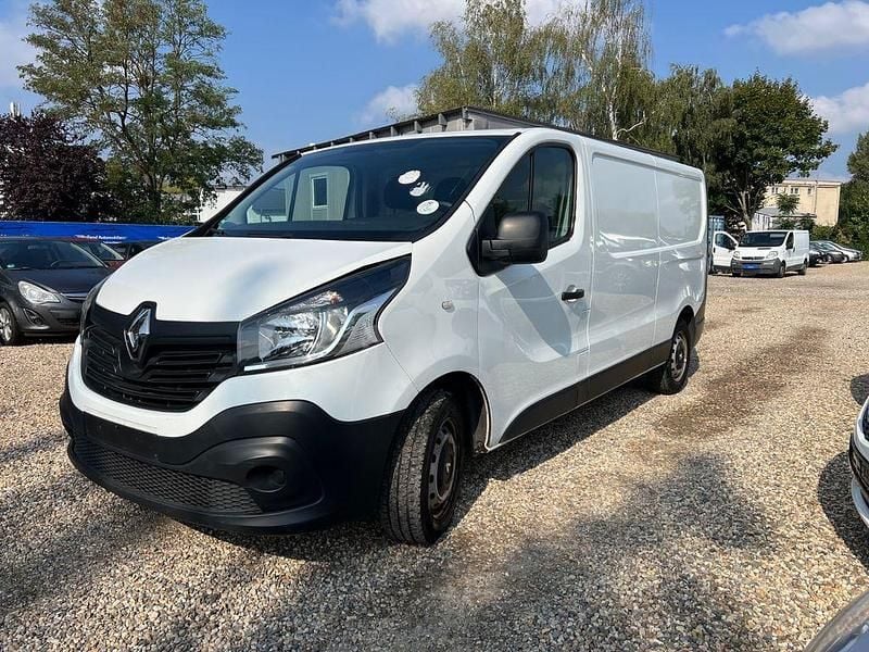 Weiß Gebraucht 2018 Renault Trafic Komfort Van | 8.800 € (Guter Preis) - Bild 1/4
