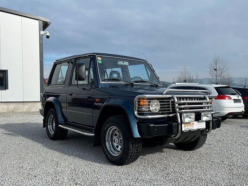Blau Gebraucht 1988 Mitsubishi Pajero SUV | 19.999 € - Bild 1/4