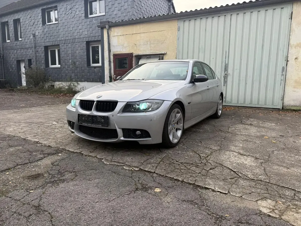 Gebraucht BMW 330 310 PS (228 kW) 2008 Silber Limousine