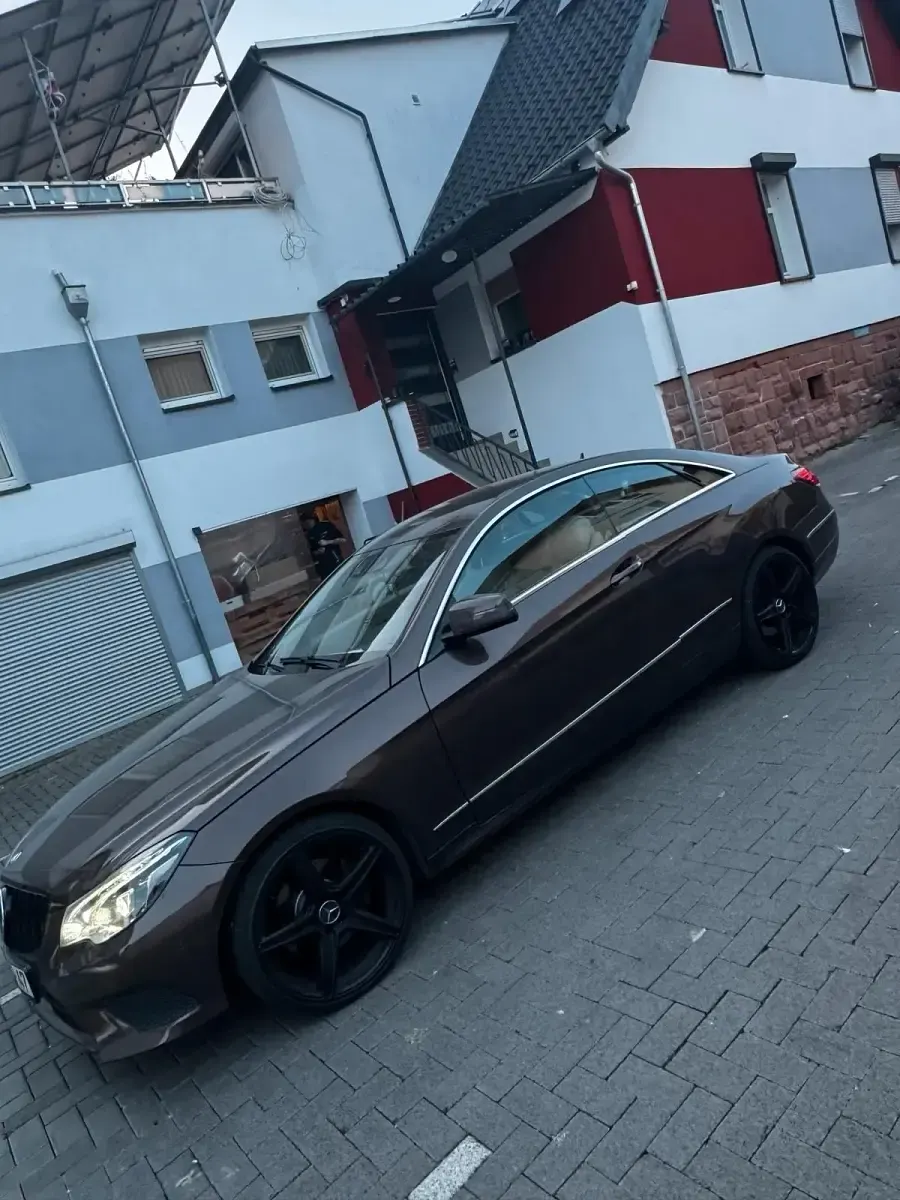 Gebraucht Mercedes E350 306 PS (225 kW) 2014 Braun Coupé