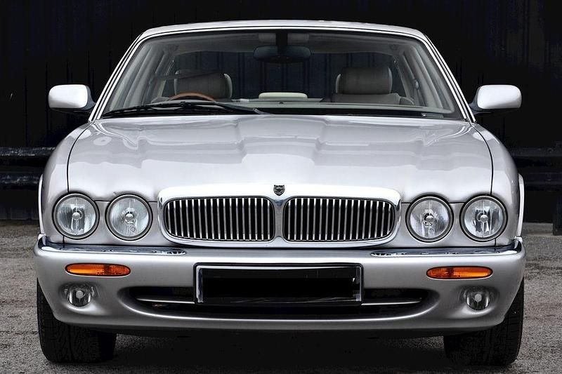 Gebraucht Jaguar XJ8 284 PS (208 kW) 2000 Silber Limousine