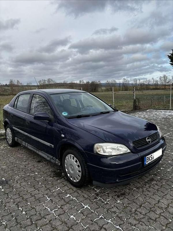 Blau Gebraucht 2000 Opel Astra Limousine | 1.800 € (Fairer Preis) - Bild 1/4