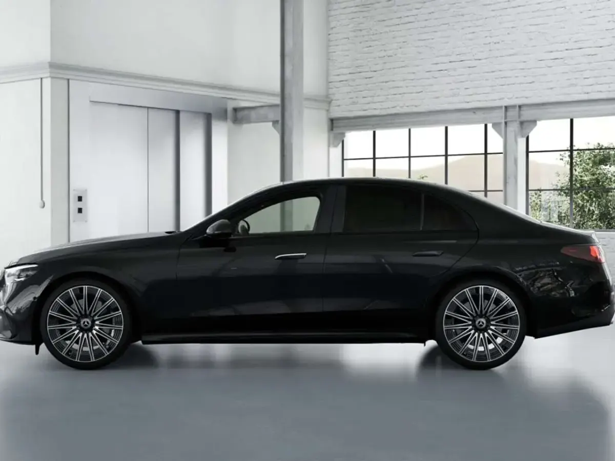 Gebraucht Mercedes E450 AMG 367 PS (269 kW) 2025 Schwarz metalliclack obsidianschwarz Limousine