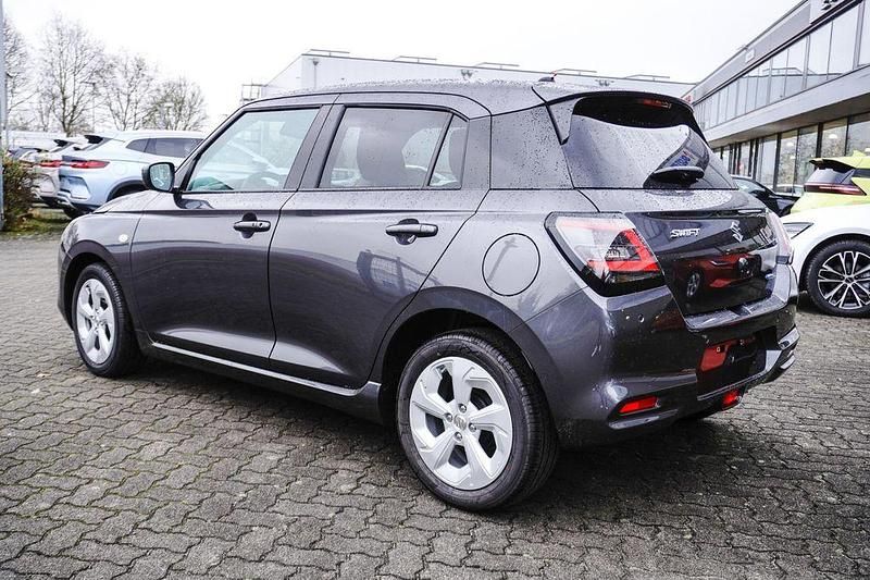 Neu Suzuki Swift Comfort 83 PS (61 kW) 2025 Grau Limousine