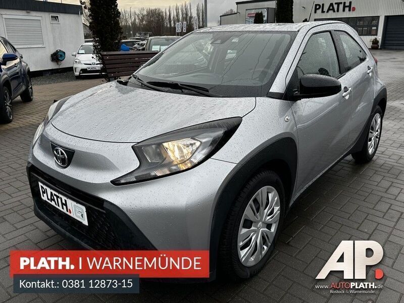 Silber Gebraucht 2022 Toyota Aygo X-play Kleinwagen | 15.990 € (Etwas zu teuer) - Bild 1/4