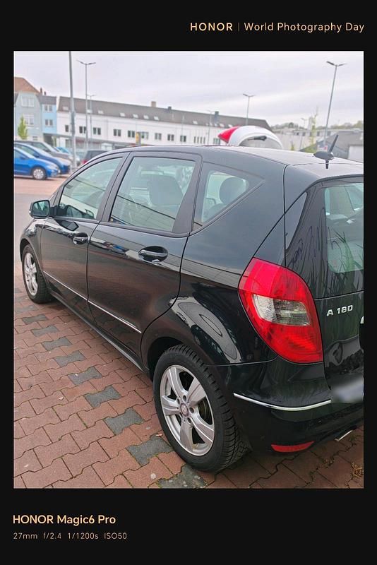 Gebraucht Mercedes A180 109 PS (80 kW) 2012 Schwarz Kleinwagen