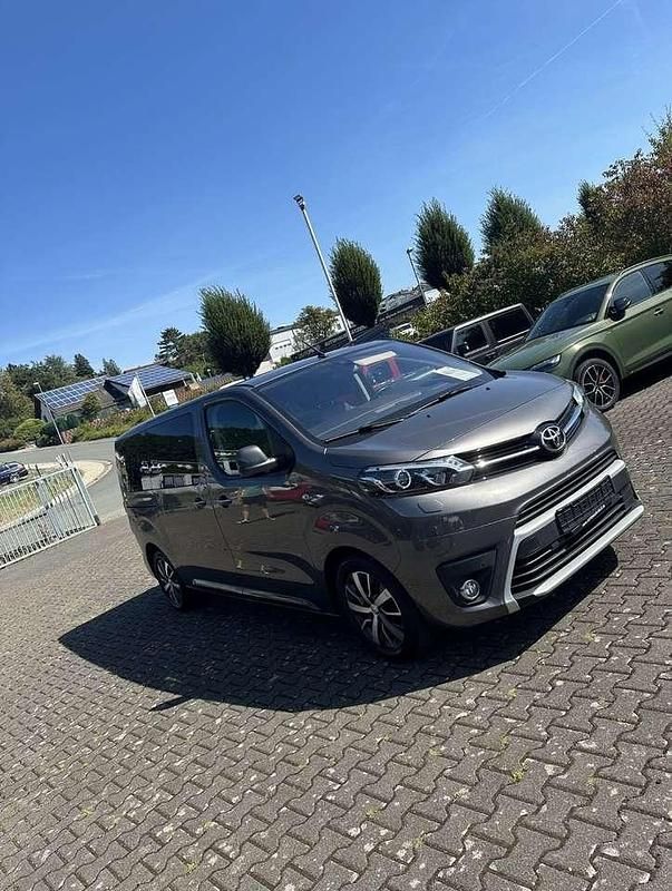 Gebraucht 2017 Toyota Proace Verso Executive Kombi | 24.680 € (Guter Preis) - Bild 1/3