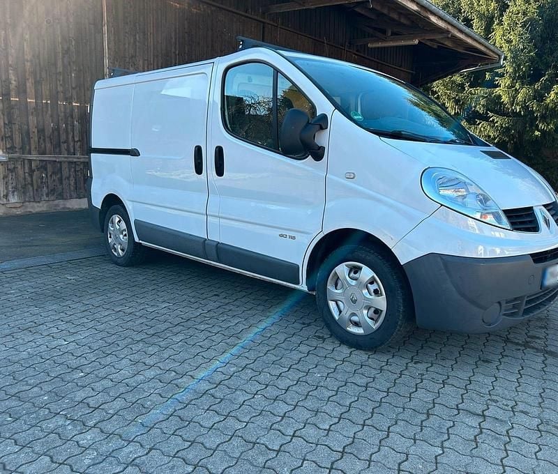 Gebraucht Renault Trafic 115 PS (84 kW) 2013 Weiß Van / Kleinbus