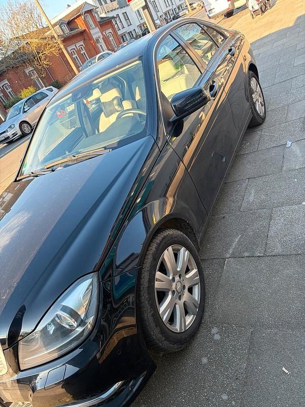 Gebraucht Mercedes C220 177 PS (130 kW) 2013 Schwarz Limousine