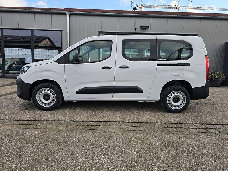Neu Citroën Berlingo Comfort 102 PS (75 kW) 2025 Eisweiß Van / Kleinbus