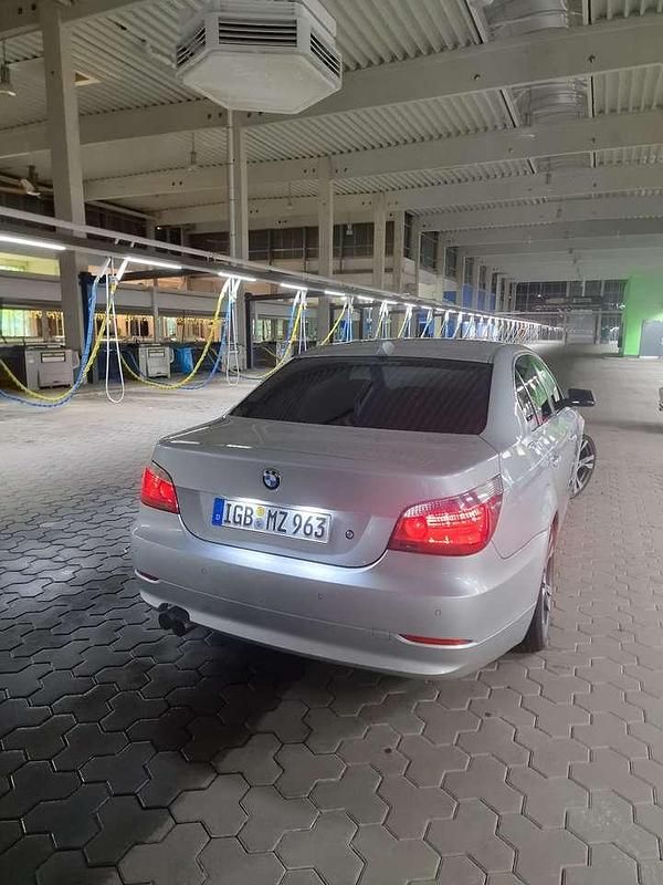 Gebraucht BMW 525 192 PS (141 kW) 2004 Silber Limousine