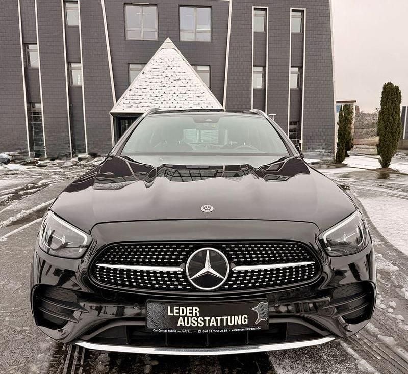 Gebraucht Mercedes E300 AMG 194 PS (142 kW) 2022 Schwarz Kombi