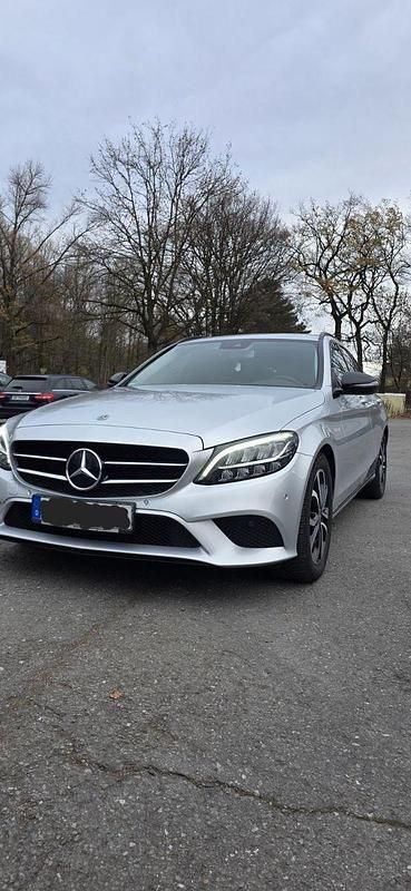 Gebraucht Mercedes C220 194 PS (142 kW) 2018 Silber Kombi