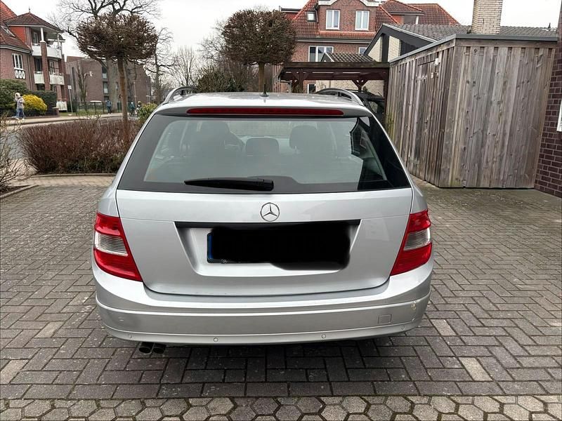 Gebraucht Mercedes C200 136 PS (100 kW) 2010 Silber Kombi